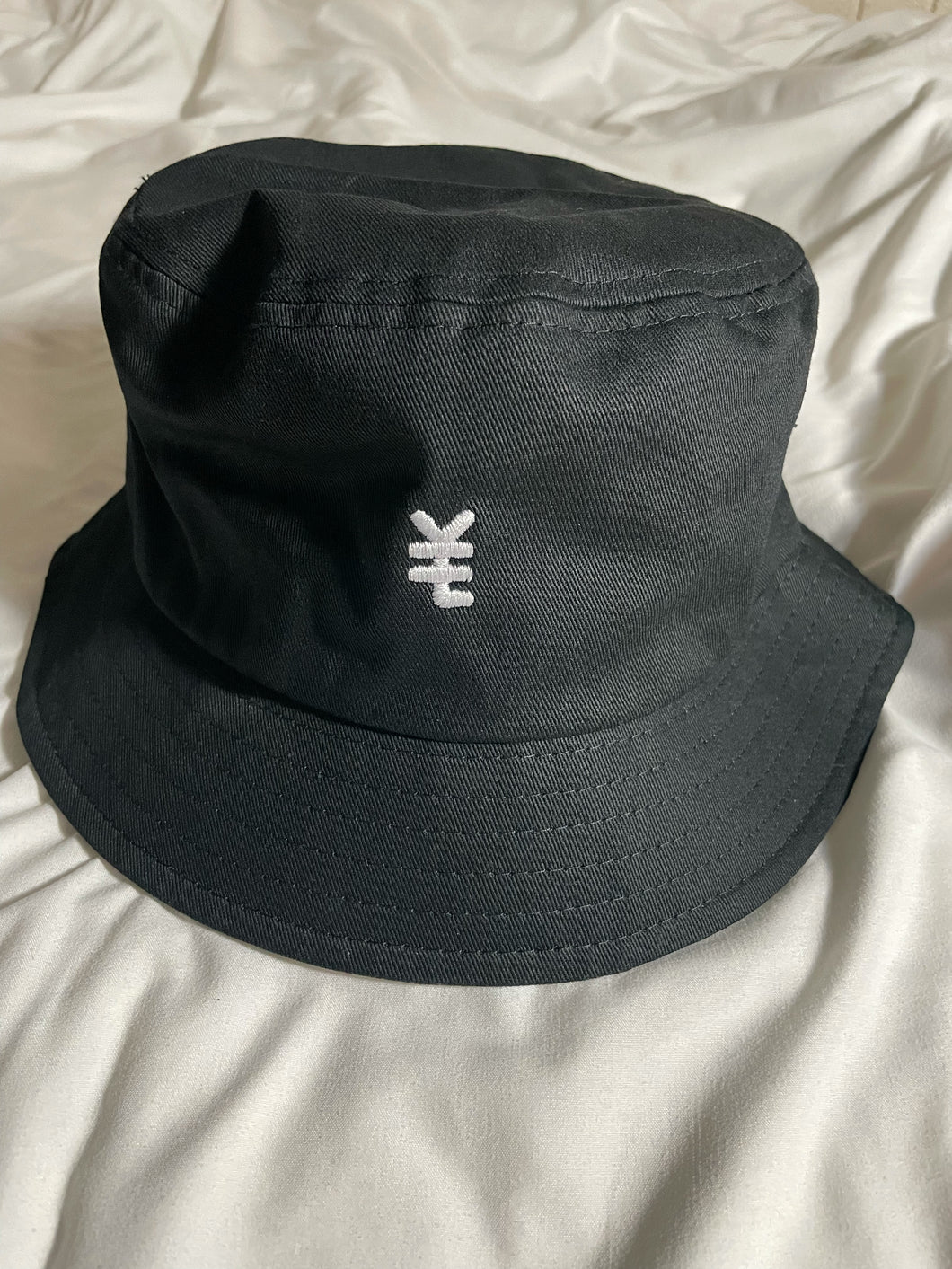 LOGO BUCKET HAT